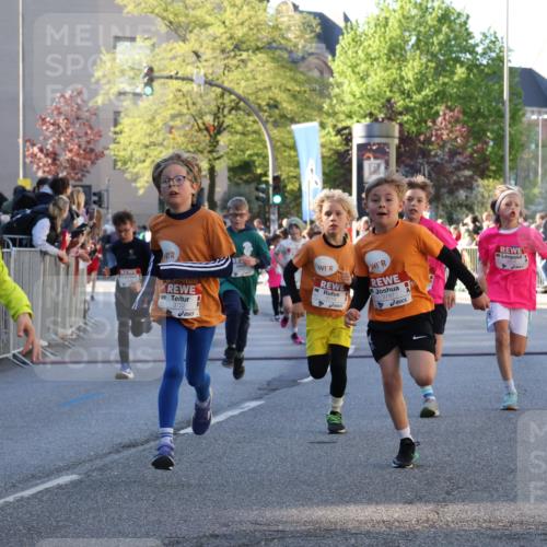 25.04.2025 - Das Zehntel Yannick Fuchs http://msf.ph/oto/7669838 26.04.2025 08:52:52 Ziel 1094, 1241, 1264, 1665, 1778, 1924, 1925, 1933, 1944, 1984, 2013, 2025, 2035, 2134, 2366, 2499, 2590, 2599, 2645, 2694, 2705, 2861, 3053, 3064, 3173, 3411, 3507, 3519, 3524, 3532, 3719, 3722, 3729, 3787, 3878, 3885 meine-sportfotos.de