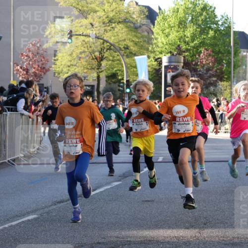 25.04.2025 - Das Zehntel Yannick Fuchs http://msf.ph/oto/7669841 26.04.2025 08:52:53 Ziel 1094, 1241, 1264, 1636, 1665, 1778, 1924, 1925, 1933, 1944, 1984, 2013, 2025, 2035, 2104, 2134, 2366, 2499, 2590, 2599, 2645, 2694, 2705, 2861, 3053, 3064, 3173, 3411, 3507, 3519, 3524, 3532, 3719, 3722, 3729, 3787, 3850, 3878, 3885 meine-sportfotos.de