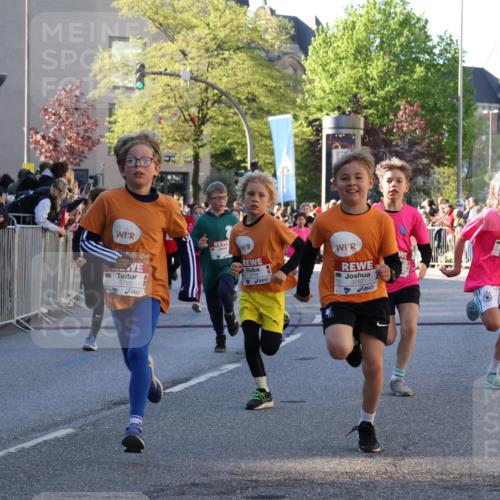 25.04.2025 - Das Zehntel Yannick Fuchs http://msf.ph/oto/7669845 26.04.2025 08:52:53 Ziel 1094, 1241, 1264, 1636, 1665, 1778, 1924, 1925, 1933, 1944, 1984, 2013, 2025, 2035, 2104, 2134, 2366, 2499, 2590, 2599, 2645, 2694, 2705, 2861, 3053, 3064, 3173, 3411, 3507, 3519, 3524, 3532, 3719, 3722, 3729, 3787, 3850, 3878, 3885 meine-sportfotos.de