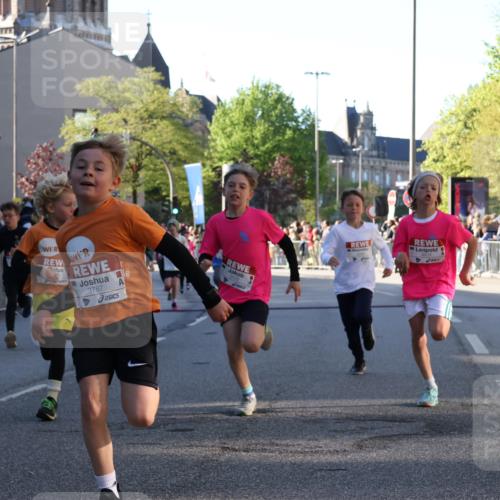 25.04.2025 - Das Zehntel Yannick Fuchs http://msf.ph/oto/7669852 26.04.2025 08:52:54 Ziel 1094, 1241, 1264, 1636, 1665, 1778, 1924, 1925, 1933, 1944, 1984, 2013, 2025, 2035, 2104, 2134, 2366, 2499, 2590, 2599, 2645, 2694, 2705, 2861, 2870, 3053, 3064, 3173, 3411, 3507, 3519, 3524, 3532, 3719, 3722, 3787, 3850, 3878, 3885 meine-sportfotos.de