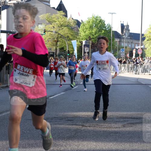 25.04.2025 - Das Zehntel Yannick Fuchs http://msf.ph/oto/7669874 26.04.2025 08:52:55 Ziel 1094, 1241, 1264, 1636, 1778, 1924, 1925, 1933, 1944, 1965, 1984, 2013, 2035, 2104, 2134, 2366, 2499, 2590, 2599, 2645, 2694, 2705, 2861, 2868, 2870, 3053, 3173, 3411, 3507, 3519, 3524, 3532, 3719, 3722, 3787, 3850, 3878, 3885 meine-sportfotos.de