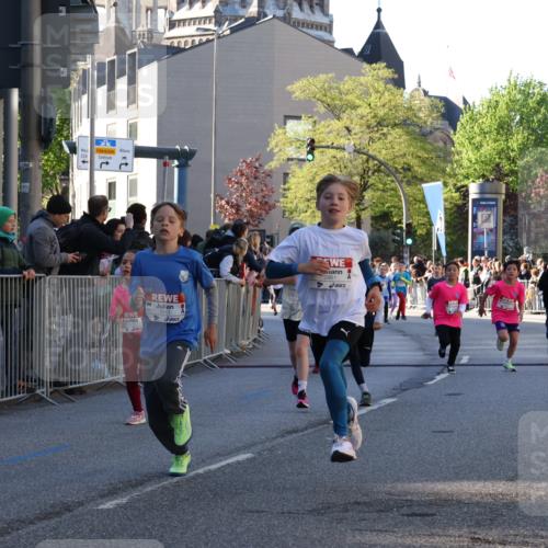 25.04.2025 - Das Zehntel Yannick Fuchs http://msf.ph/oto/7669900 26.04.2025 08:52:57 Ziel 1094, 1241, 1264, 1636, 1739, 1924, 1925, 1944, 1965, 2013, 2104, 2134, 2366, 2499, 2590, 2599, 2626, 2639, 2645, 2694, 2705, 2861, 2868, 2870, 3411, 3507, 3519, 3524, 3532, 3719, 3722, 3783, 3787, 3850, 3878, 3885 meine-sportfotos.de