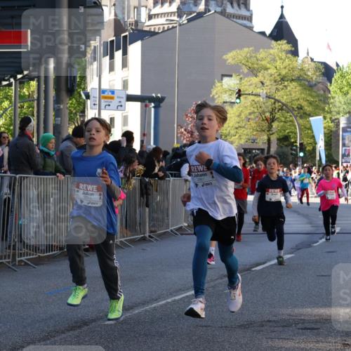 25.04.2025 - Das Zehntel Yannick Fuchs http://msf.ph/oto/7669907 26.04.2025 08:52:57 Ziel 1094, 1241, 1264, 1636, 1739, 1924, 1925, 1944, 1965, 2013, 2104, 2134, 2366, 2499, 2590, 2599, 2626, 2639, 2645, 2694, 2705, 2861, 2868, 2870, 3411, 3507, 3519, 3524, 3532, 3719, 3722, 3783, 3787, 3850, 3878, 3885 meine-sportfotos.de