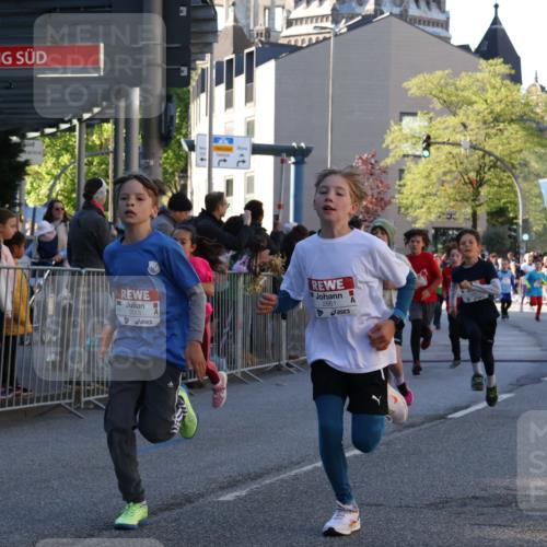 25.04.2025 - Das Zehntel Yannick Fuchs http://msf.ph/oto/7669911 26.04.2025 08:52:57 Ziel 1094, 1241, 1264, 1636, 1739, 1924, 1925, 1944, 1965, 2013, 2104, 2134, 2366, 2499, 2590, 2599, 2626, 2639, 2645, 2694, 2705, 2861, 2868, 2870, 3411, 3507, 3519, 3524, 3532, 3719, 3722, 3783, 3787, 3850, 3878, 3885 meine-sportfotos.de