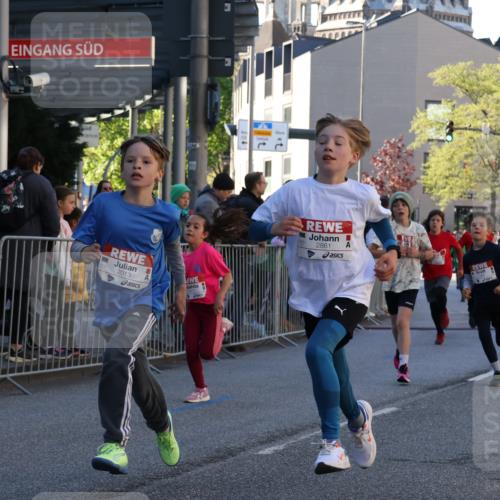 25.04.2025 - Das Zehntel Yannick Fuchs http://msf.ph/oto/7669914 26.04.2025 08:52:57 Ziel 1094, 1241, 1264, 1636, 1739, 1924, 1925, 1944, 1965, 2013, 2104, 2134, 2366, 2499, 2590, 2599, 2626, 2639, 2645, 2694, 2705, 2861, 2868, 2870, 3411, 3507, 3519, 3524, 3532, 3719, 3722, 3783, 3787, 3850, 3878, 3885 meine-sportfotos.de