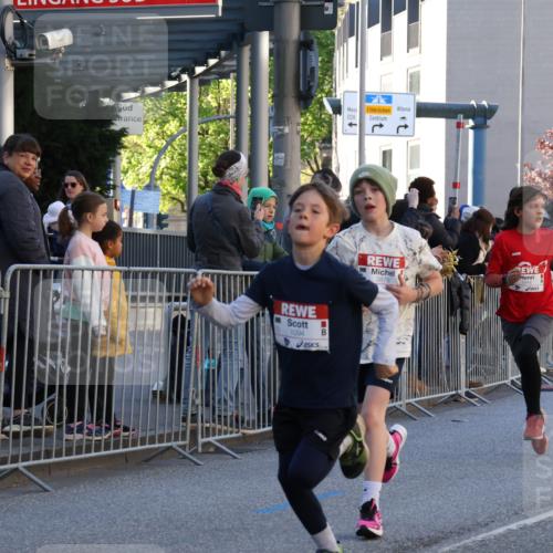 25.04.2025 - Das Zehntel Yannick Fuchs http://msf.ph/oto/7669930 26.04.2025 08:52:59 Ziel 1094, 1264, 1636, 1739, 1924, 1925, 1944, 1965, 2013, 2100, 2104, 2134, 2366, 2590, 2599, 2626, 2639, 2645, 2705, 2861, 2868, 2870, 3087, 3179, 3411, 3507, 3519, 3524, 3532, 3783, 3850, 3878, 3885 meine-sportfotos.de