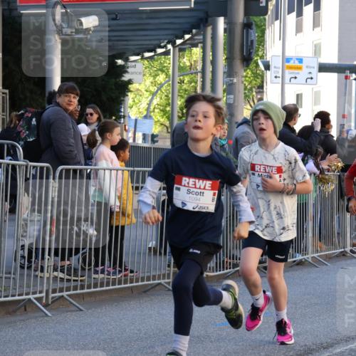 25.04.2025 - Das Zehntel Yannick Fuchs http://msf.ph/oto/7669934 26.04.2025 08:52:59 Ziel 1094, 1264, 1636, 1739, 1924, 1925, 1944, 1965, 2013, 2100, 2104, 2134, 2366, 2590, 2599, 2626, 2639, 2645, 2705, 2861, 2868, 2870, 3087, 3179, 3411, 3507, 3519, 3524, 3532, 3783, 3850, 3878, 3885 meine-sportfotos.de