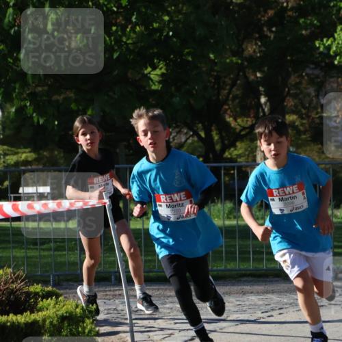 25.04.2025 - Das Zehntel Zöllner http://msf.ph/oto/7669946 26.04.2025 07:40:29 Laufen 2103, 2098 meine-sportfotos.de