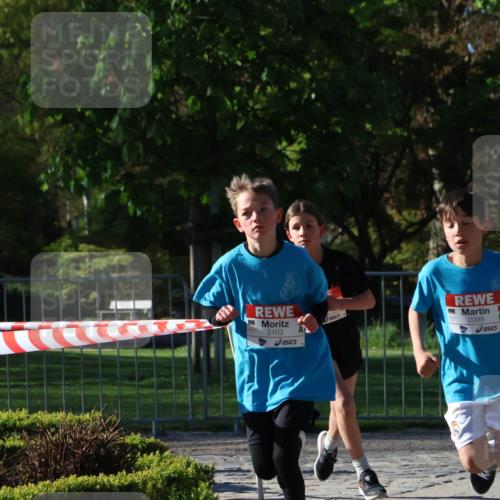 25.04.2025 - Das Zehntel Zöllner http://msf.ph/oto/7669947 26.04.2025 07:40:29 Laufen 2103, 2098 meine-sportfotos.de
