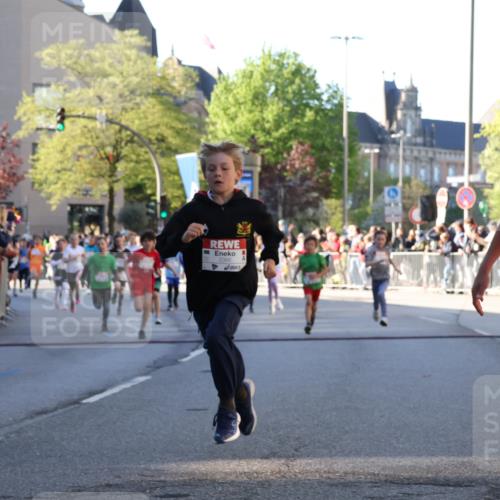 25.04.2025 - Das Zehntel Yannick Fuchs http://msf.ph/oto/7669954 26.04.2025 08:53:00 Ziel 1094, 1264, 1636, 1739, 1756, 1924, 1925, 1944, 1965, 2013, 2100, 2104, 2134, 2366, 2599, 2626, 2639, 2645, 2705, 2861, 2868, 2870, 3087, 3179, 3411, 3429, 3507, 3519, 3524, 3783, 3850, 3878, 3885 meine-sportfotos.de