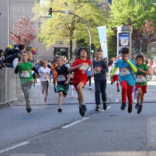 25.04.2025 - Das Zehntel Yannick Fuchs http://msf.ph/oto/7669972 26.04.2025 08:53:03 Ziel 1094, 1636, 1739, 1756, 1903, 1924, 1925, 1944, 1965, 2007, 2008, 2100, 2104, 2134, 2335, 2366, 2375, 2502, 2591, 2626, 2639, 2645, 2705, 2868, 2870, 3087, 3129, 3179, 3326, 3429, 3472, 3507, 3519, 3783, 3850, 3885 meine-sportfotos.de