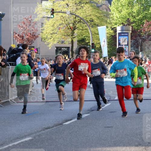 25.04.2025 - Das Zehntel Yannick Fuchs http://msf.ph/oto/7669975 26.04.2025 08:53:03 Ziel 1094, 1636, 1739, 1756, 1903, 1924, 1925, 1944, 1965, 2007, 2008, 2100, 2104, 2134, 2335, 2366, 2375, 2502, 2591, 2626, 2639, 2645, 2705, 2868, 2870, 3087, 3129, 3179, 3326, 3429, 3472, 3507, 3519, 3783, 3850, 3885 meine-sportfotos.de