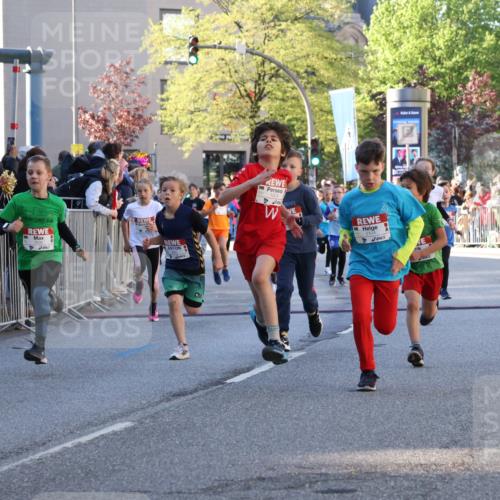 25.04.2025 - Das Zehntel Yannick Fuchs http://msf.ph/oto/7669987 26.04.2025 08:53:03 Ziel 1094, 1636, 1739, 1756, 1903, 1924, 1925, 1944, 1965, 2007, 2008, 2100, 2104, 2134, 2335, 2366, 2375, 2502, 2591, 2626, 2639, 2645, 2705, 2868, 2870, 3087, 3129, 3179, 3326, 3429, 3472, 3507, 3519, 3783, 3850, 3885 meine-sportfotos.de