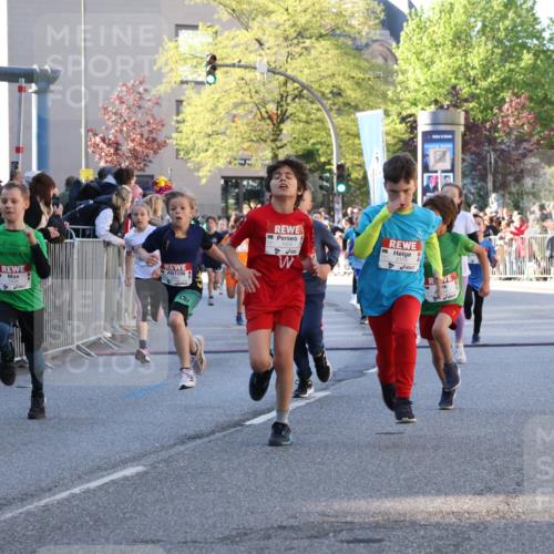 25.04.2025 - Das Zehntel Yannick Fuchs http://msf.ph/oto/7669991 26.04.2025 08:53:03 Ziel 1094, 1636, 1739, 1756, 1903, 1924, 1925, 1944, 1965, 2007, 2008, 2100, 2104, 2134, 2335, 2366, 2375, 2502, 2591, 2626, 2639, 2645, 2705, 2868, 2870, 3087, 3129, 3179, 3326, 3429, 3472, 3507, 3519, 3783, 3850, 3885 meine-sportfotos.de