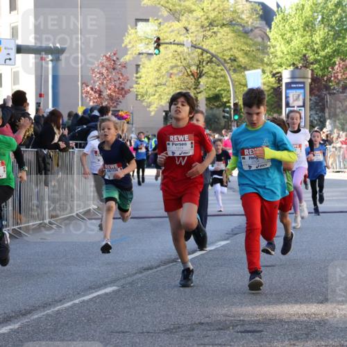 25.04.2025 - Das Zehntel Yannick Fuchs http://msf.ph/oto/7669999 26.04.2025 08:53:04 Ziel 1636, 1739, 1756, 1903, 1924, 1925, 1944, 1965, 2007, 2008, 2100, 2104, 2134, 2335, 2366, 2375, 2502, 2591, 2626, 2639, 2645, 2705, 2868, 2870, 3087, 3129, 3179, 3326, 3391, 3429, 3461, 3472, 3507, 3519, 3783, 3850, 3885 meine-sportfotos.de
