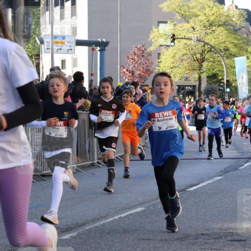 25.04.2025 - Das Zehntel Yannick Fuchs http://msf.ph/oto/7670048 26.04.2025 08:53:07 Ziel 1124, 1242, 1636, 1739, 1756, 1903, 1924, 1925, 1965, 2007, 2008, 2100, 2104, 2134, 2335, 2375, 2502, 2591, 2626, 2639, 2705, 2868, 2870, 3087, 3122, 3129, 3179, 3326, 3391, 3429, 3461, 3472, 3783, 3850, 3885 meine-sportfotos.de