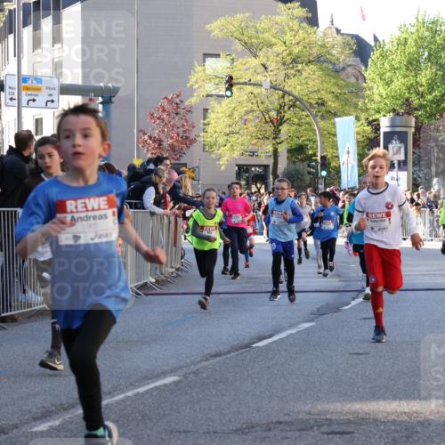 25.04.2025 - Das Zehntel Yannick Fuchs http://msf.ph/oto/7670073 26.04.2025 08:53:08 Ziel 1089, 1124, 1242, 1636, 1739, 1756, 1903, 1924, 1925, 1965, 2007, 2008, 2100, 2104, 2134, 2335, 2375, 2502, 2591, 2626, 2639, 2705, 2822, 2868, 2870, 3087, 3122, 3129, 3179, 3326, 3391, 3429, 3461, 3472, 3783, 3850, 3885 meine-sportfotos.de