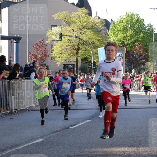 25.04.2025 - Das Zehntel Yannick Fuchs http://msf.ph/oto/7670106 26.04.2025 08:53:09 Ziel 1089, 1124, 1242, 1636, 1739, 1756, 1903, 1924, 1965, 2007, 2008, 2100, 2104, 2134, 2335, 2375, 2502, 2591, 2626, 2639, 2705, 2822, 2868, 2870, 3087, 3122, 3129, 3179, 3326, 3391, 3429, 3461, 3472, 3725, 3751, 3783, 3815, 3850, 3885 meine-sportfotos.de