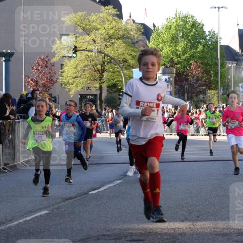 25.04.2025 - Das Zehntel Yannick Fuchs http://msf.ph/oto/7670116 26.04.2025 08:53:09 Ziel 1089, 1124, 1242, 1636, 1739, 1756, 1903, 1924, 1965, 2007, 2008, 2100, 2104, 2134, 2335, 2375, 2502, 2591, 2626, 2639, 2705, 2822, 2868, 2870, 3087, 3122, 3129, 3179, 3326, 3391, 3429, 3461, 3472, 3725, 3751, 3783, 3815, 3850, 3885 meine-sportfotos.de