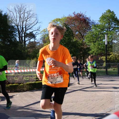 25.04.2025 - Das Zehntel Zöllner http://msf.ph/oto/7672053 26.04.2025 07:40:52 Laufen 3782 meine-sportfotos.de