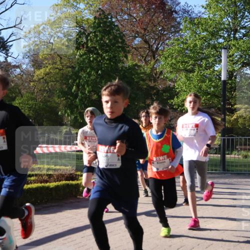 25.04.2025 - Das Zehntel Zöllner http://msf.ph/oto/7672247 26.04.2025 07:41:09 Laufen 1177 meine-sportfotos.de