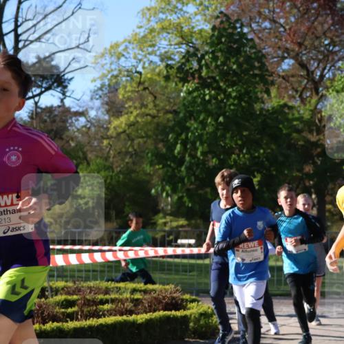 25.04.2025 - Das Zehntel Zöllner http://msf.ph/oto/7672357 26.04.2025 07:41:20 Laufen 4, 2213, 2216 meine-sportfotos.de