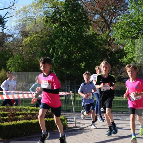 25.04.2025 - Das Zehntel Zöllner http://msf.ph/oto/7672393 26.04.2025 07:41:24 Laufen  meine-sportfotos.de