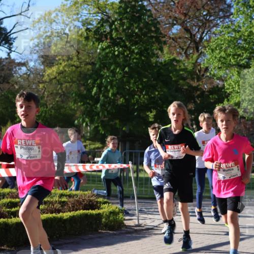 25.04.2025 - Das Zehntel Zöllner http://msf.ph/oto/7672399 26.04.2025 07:41:25 Laufen 3530, 3404 meine-sportfotos.de