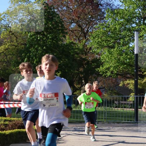 25.04.2025 - Das Zehntel Zöllner http://msf.ph/oto/7672438 26.04.2025 07:41:28 Laufen 2861 meine-sportfotos.de