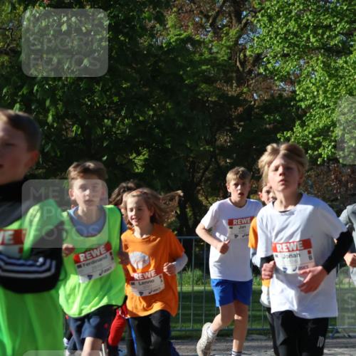 25.04.2025 - Das Zehntel Zöllner http://msf.ph/oto/7672588 26.04.2025 07:41:45 Laufen 2516, 3781, 70, 2191 meine-sportfotos.de