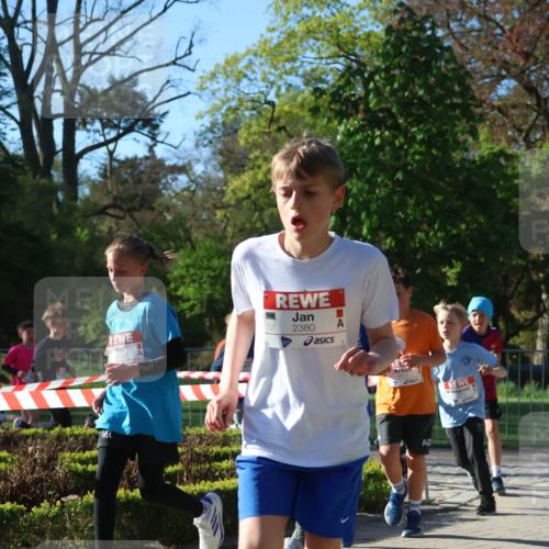 25.04.2025 - Das Zehntel Zöllner http://msf.ph/oto/7672641 26.04.2025 07:41:48 Laufen 2380 meine-sportfotos.de