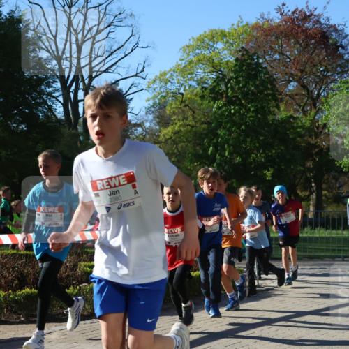 25.04.2025 - Das Zehntel Zöllner http://msf.ph/oto/7672646 26.04.2025 07:41:48 Laufen 2100, 2380 meine-sportfotos.de