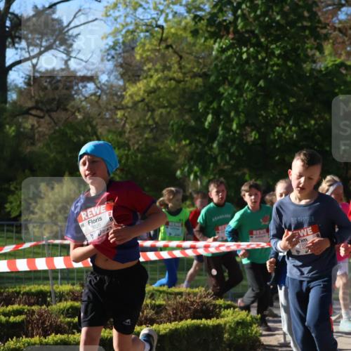 25.04.2025 - Das Zehntel Zöllner http://msf.ph/oto/7672660 26.04.2025 07:41:50 Laufen 3725, 2705, 1778 meine-sportfotos.de