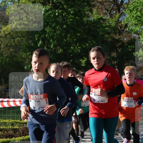 25.04.2025 - Das Zehntel Zöllner http://msf.ph/oto/7672662 26.04.2025 07:41:51 Laufen 2705, 1478, 1778, 3759, 1768 meine-sportfotos.de