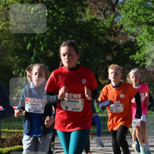 25.04.2025 - Das Zehntel Zöllner http://msf.ph/oto/7672663 26.04.2025 07:41:51 Laufen 20, 2335, 2705, 1778, 3759, 1768 meine-sportfotos.de