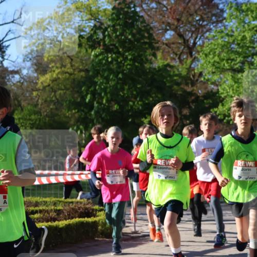 25.04.2025 - Das Zehntel Zöllner http://msf.ph/oto/7672700 26.04.2025 07:41:58 Laufen 3617, 3589, 3592 meine-sportfotos.de
