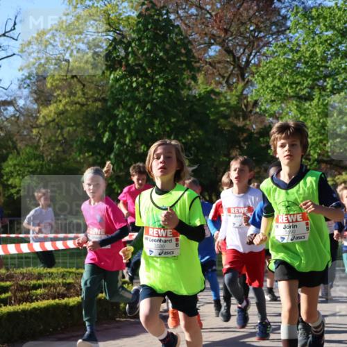 25.04.2025 - Das Zehntel Zöllner http://msf.ph/oto/7672701 26.04.2025 07:41:58 Laufen 81, 3589, 3592 meine-sportfotos.de