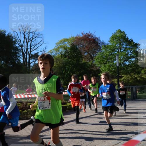 25.04.2025 - Das Zehntel Zöllner http://msf.ph/oto/7672707 26.04.2025 07:42:00 Laufen 3592 meine-sportfotos.de