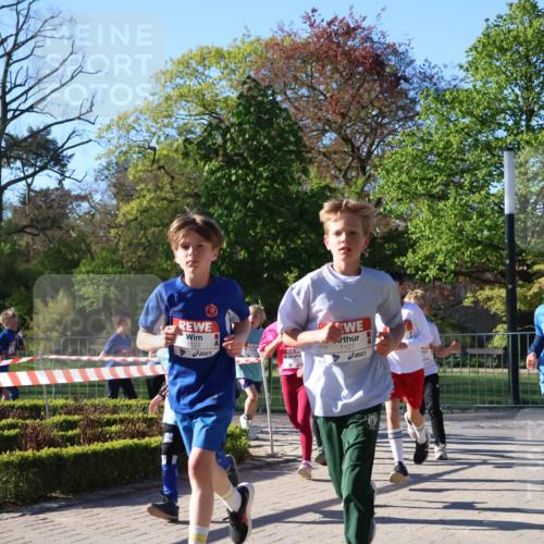 25.04.2025 - Das Zehntel Zöllner http://msf.ph/oto/7672725 26.04.2025 07:42:03 Laufen 1122, 1127 meine-sportfotos.de