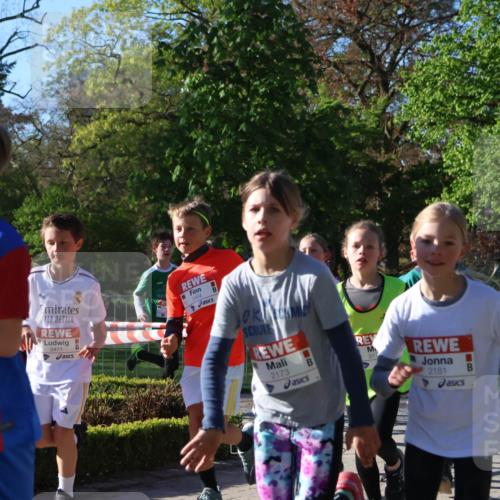 25.04.2025 - Das Zehntel Zöllner http://msf.ph/oto/7672775 26.04.2025 07:42:11 Laufen 2471, 2464, 2173, 317, 2181 meine-sportfotos.de