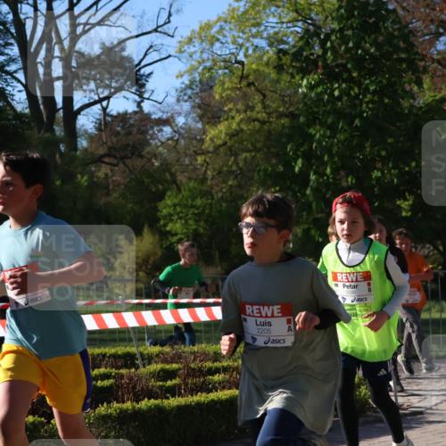 25.04.2025 - Das Zehntel Zöllner http://msf.ph/oto/7672818 26.04.2025 07:42:17 Laufen 2205, 3586, 3754, 10176 meine-sportfotos.de