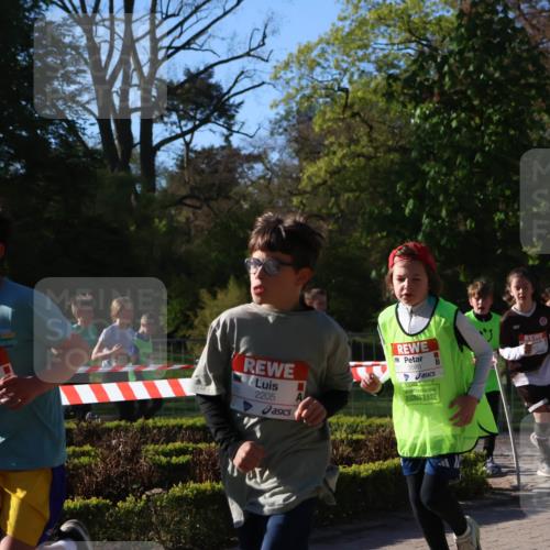 25.04.2025 - Das Zehntel Zöllner http://msf.ph/oto/7672820 26.04.2025 07:42:18 Laufen 2957, 2205, 3586, 3754 meine-sportfotos.de