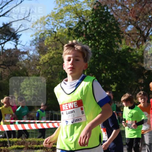 25.04.2025 - Das Zehntel Zöllner http://msf.ph/oto/7672830 26.04.2025 07:42:19 Laufen 3754, 3173 meine-sportfotos.de