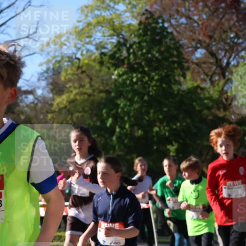 25.04.2025 - Das Zehntel Zöllner http://msf.ph/oto/7672833 26.04.2025 07:42:19 Laufen 3173 meine-sportfotos.de