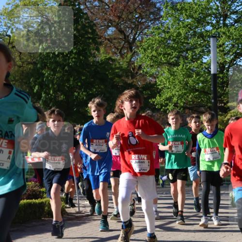 25.04.2025 - Das Zehntel Zöllner http://msf.ph/oto/7672873 26.04.2025 07:42:26 Laufen 1462, 1118, 3941, 444444, 3921 meine-sportfotos.de