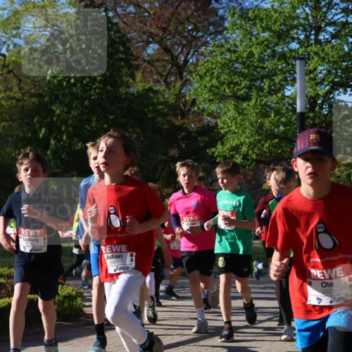 25.04.2025 - Das Zehntel Zöllner http://msf.ph/oto/7672875 26.04.2025 07:42:26 Laufen 118, 3941, 3921 meine-sportfotos.de