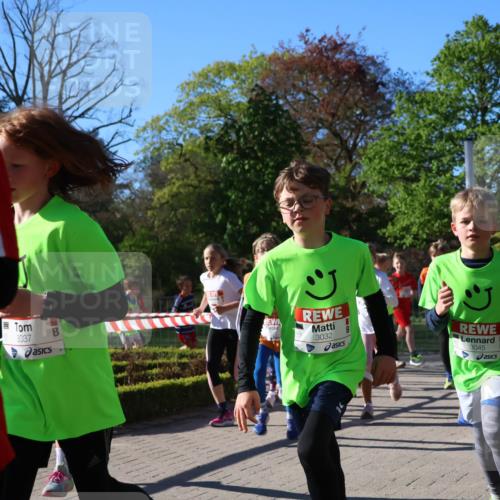 25.04.2025 - Das Zehntel Zöllner http://msf.ph/oto/7672898 26.04.2025 07:42:30 Laufen 3037, 3032, 3045 meine-sportfotos.de