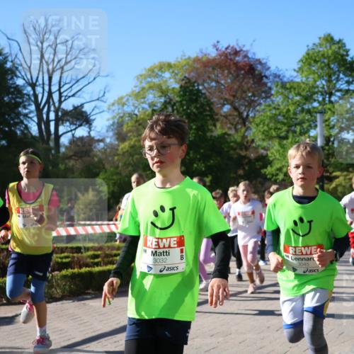 25.04.2025 - Das Zehntel Zöllner http://msf.ph/oto/7672902 26.04.2025 07:42:31 Laufen 37, 3032, 3045 meine-sportfotos.de