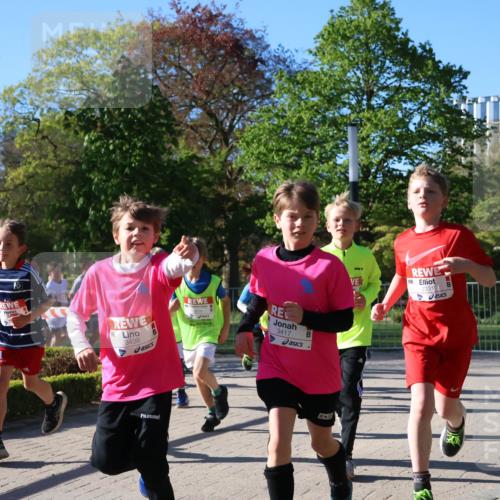 25.04.2025 - Das Zehntel Zöllner http://msf.ph/oto/7672922 26.04.2025 07:42:34 Laufen 3438, 3417, 2331 meine-sportfotos.de