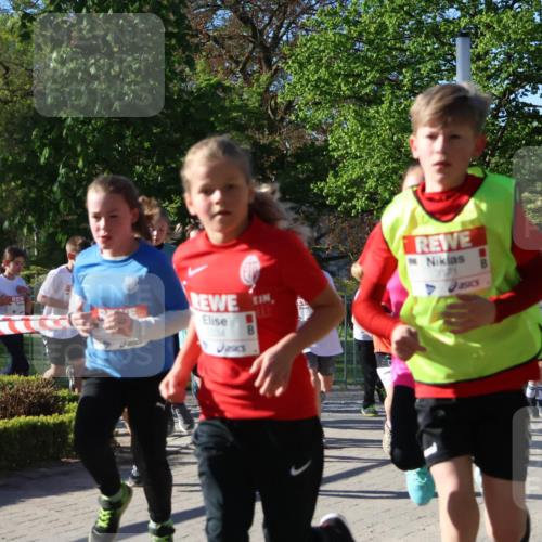 25.04.2025 - Das Zehntel Zöllner http://msf.ph/oto/7672932 26.04.2025 07:42:36 Laufen 2334 meine-sportfotos.de